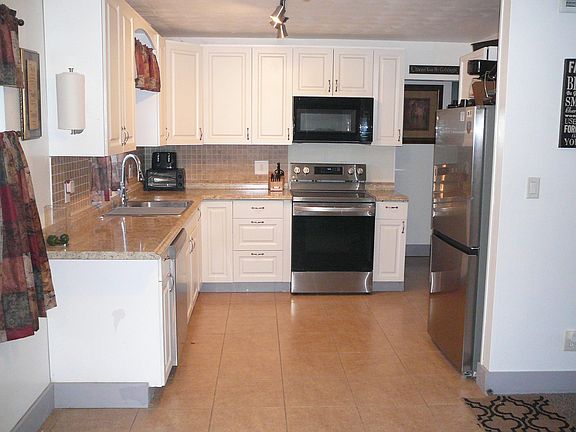 5th image of 2100 W Esplanade