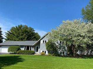 568 Pamela Ct, Gilberts, IL 60136