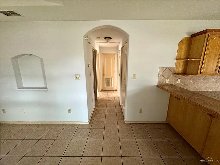 2100 Aruba Dr #1 — Photo 6