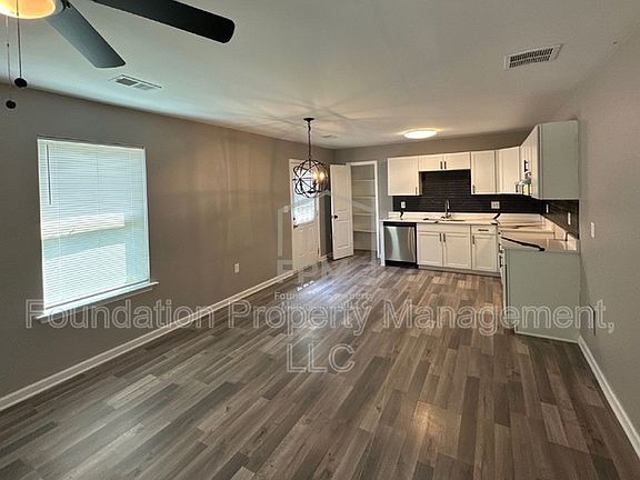 4th image of 3819 Grey Rd