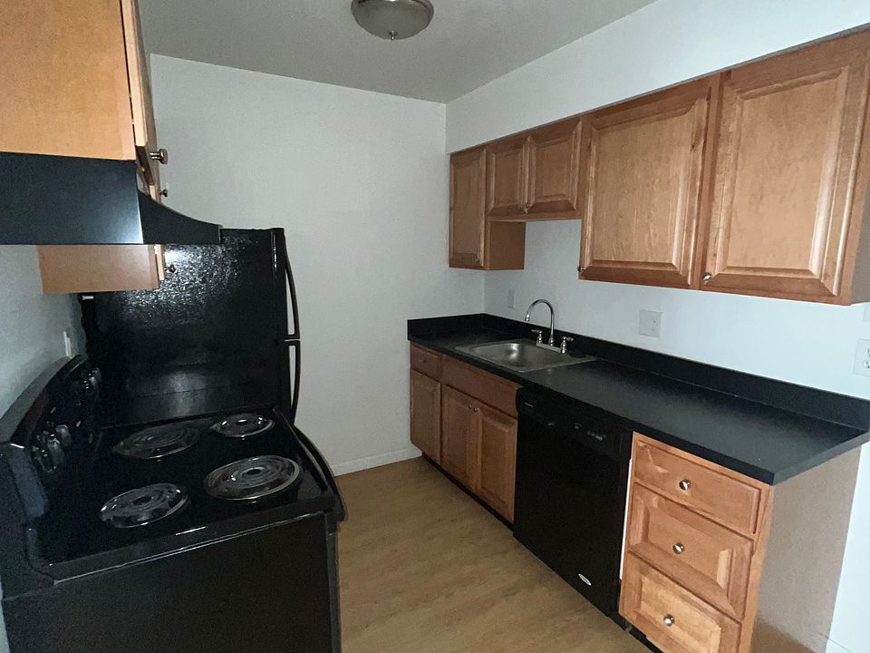 1st image of 8740 Brentshire Walk