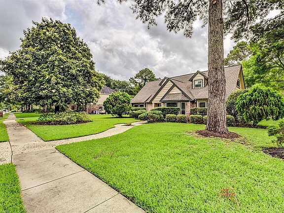 3rd image of 3819 Cypresswood Dr