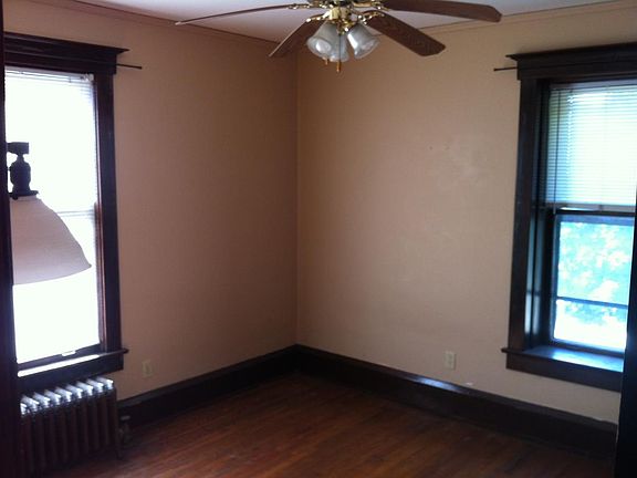 Front bedroom from door