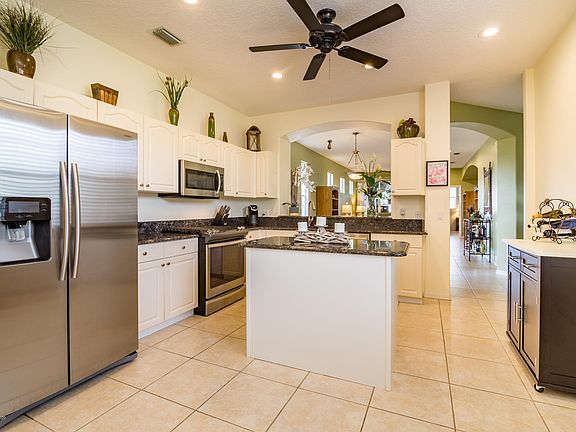 5th image of 4218 Woodhall Cir