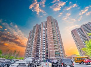 236 Albion Rd #901, Toronto, ON M9W 6A6