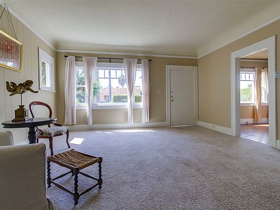 4th image of 4547 Marlborough Dr