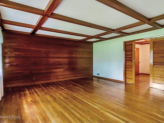 5th image of 383 Sunrise Ave