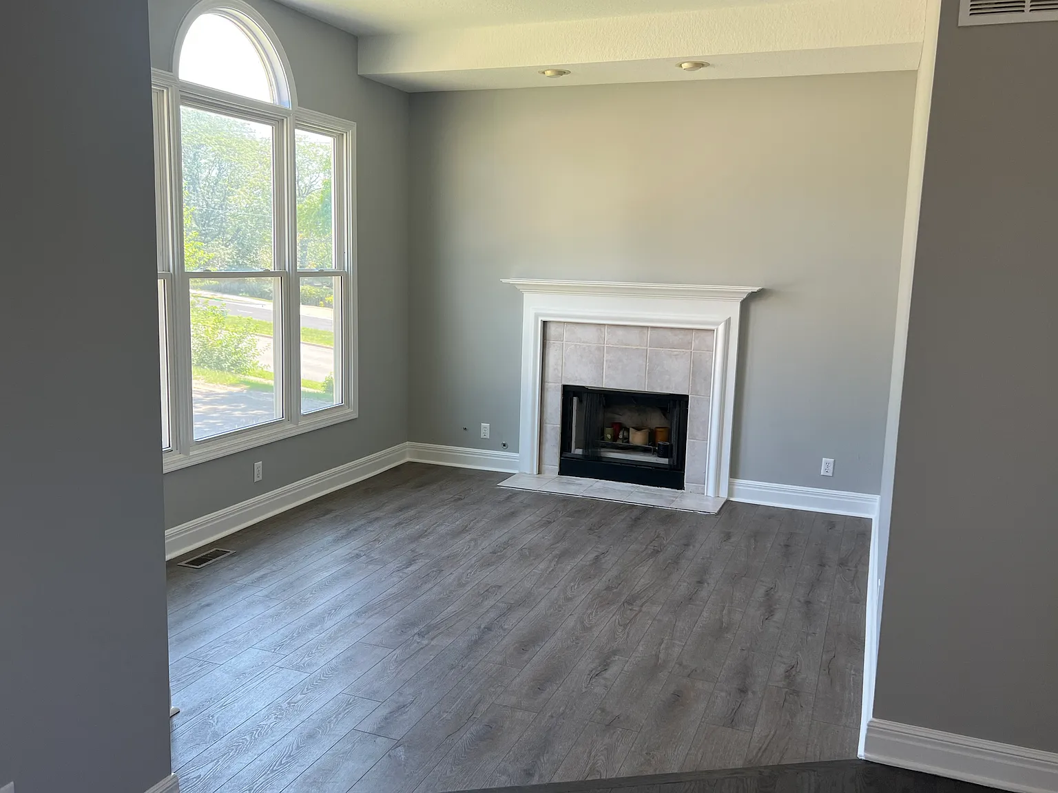 4 bed, 2510 sqft, $2,200 — Photo 3