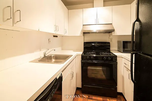 Rented by Town Residential | media 16