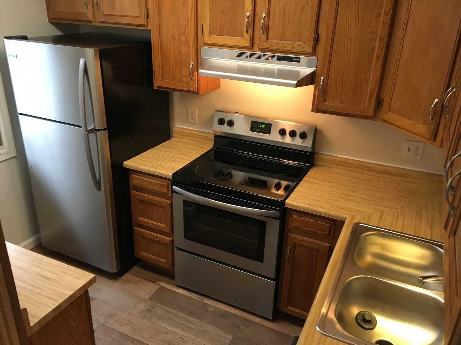 2 bed, 900 sqft, $1,795 — Photo 3