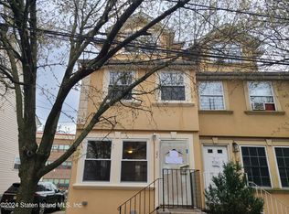 22 Rumpler Ct, Staten Island, NY 10302