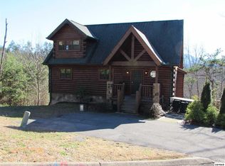 3132 Mountain Grace Ln, Sevierville, TN 37876