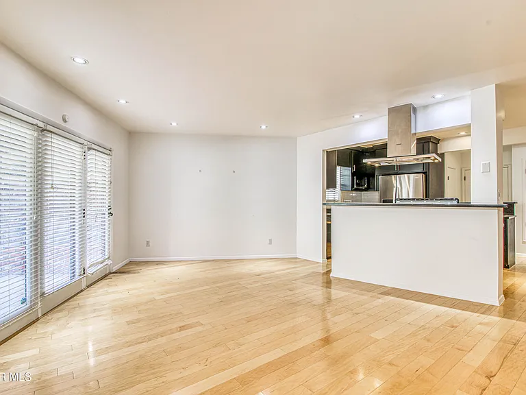 421 Irondale Dr #B — Photo 37