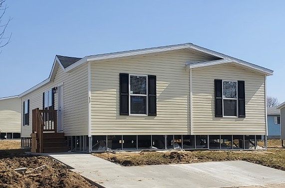 2nd image of 13 Chestnut Cir E
