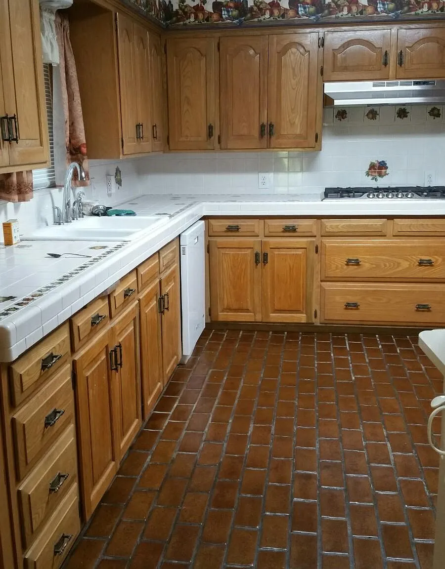 3 bed, 2400 sqft, $2,800 — Photo 4