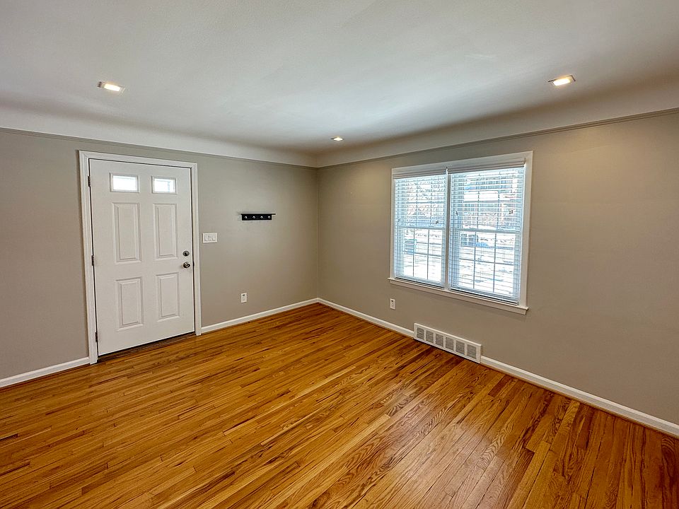 322 Oakdale St, photo 3