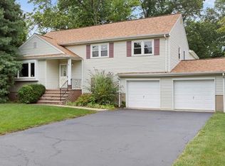 60 Seymour Ter, Piscataway, NJ