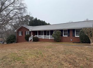 421 N 5th Ave, Winder, GA 30680