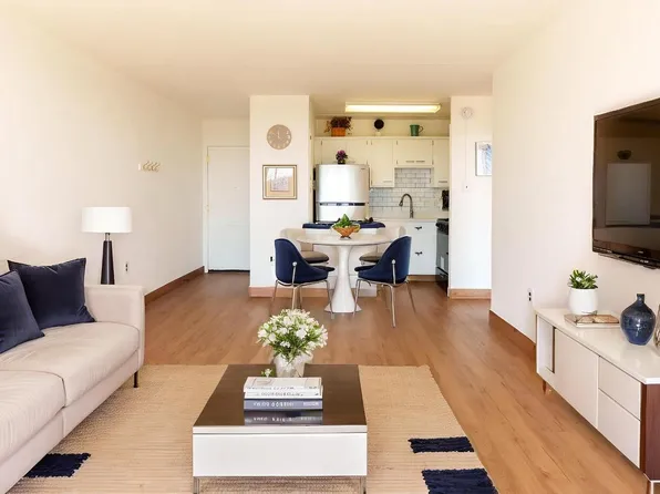 529 Playa Del Sol, Cherry Hill, NJ 08002