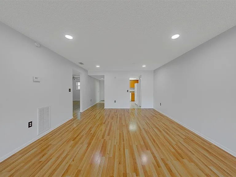 9881 113th St #215 — Photo 9