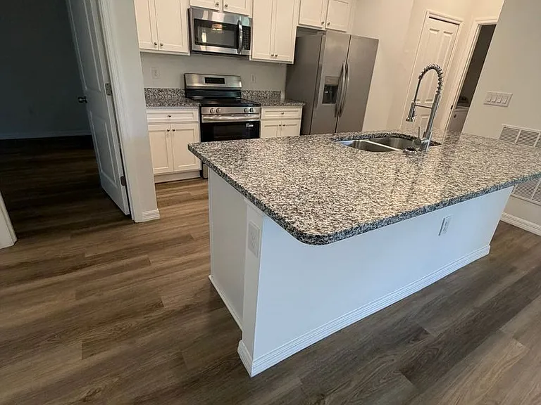 17223 Berwin Ave — Photo 12