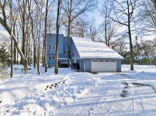 102 Feldspar Dr, Williamston, MI 48895
