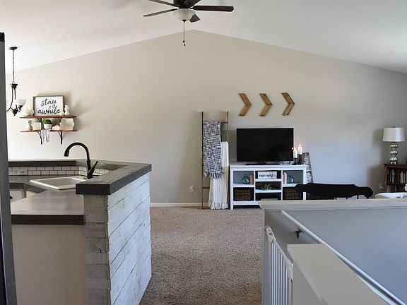 5th image of 1408 Spring Hill Dr