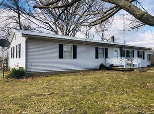 271 Old Vincennes Rd, Mitchell, IN 47446