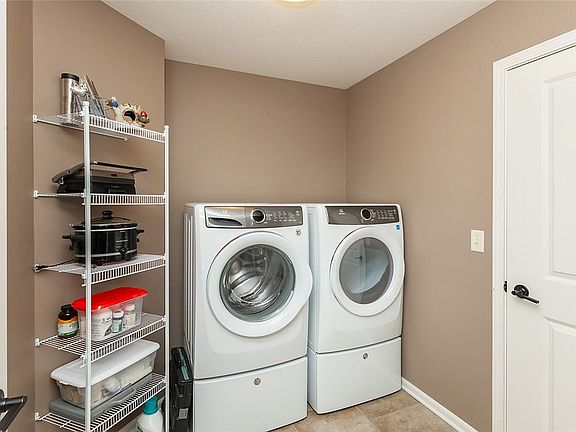 4th image of 6595 SE Sweetgrass Ln