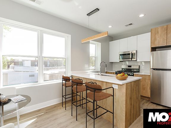 2nd image of 3027 W Cortland St #1