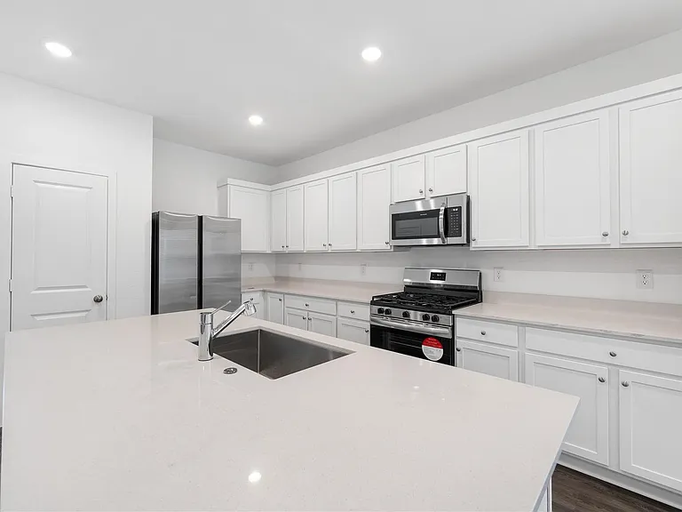 5307 Sleepy Fox Ln — Photo 14