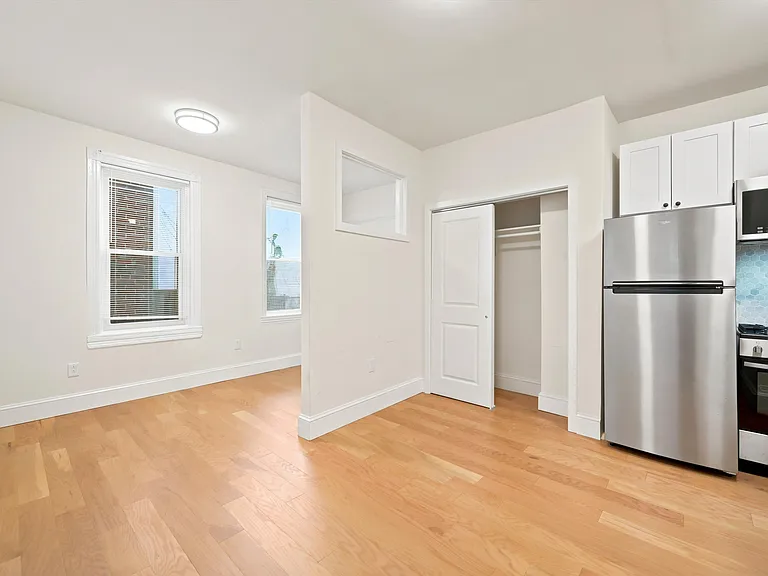 718-20 S 3rd St #2R — Photo 27