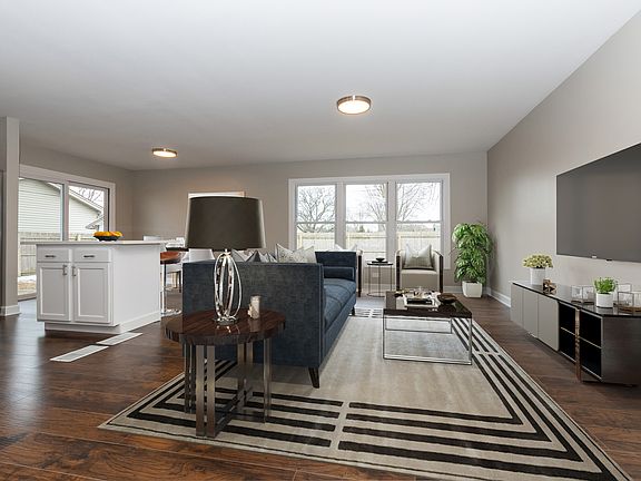 3rd image of 5637 Chaucer Dr