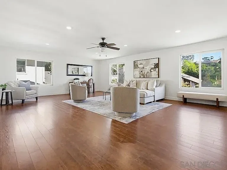 10260 Meadowview Dr — Photo 8
