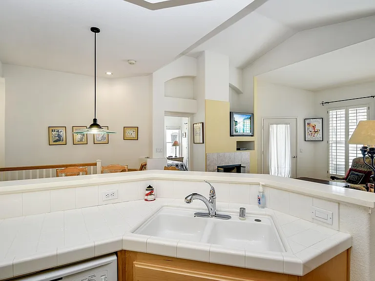 7505 Hazard Center Dr — Photo 14