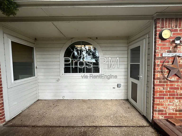 3101 Crickett Dr — Photo 9