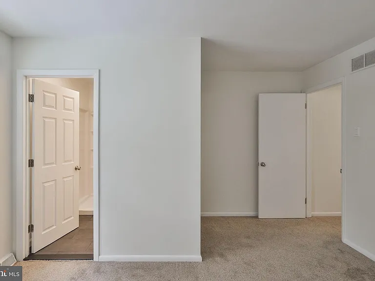 305 S Warminster Rd #B2 — Photo 31