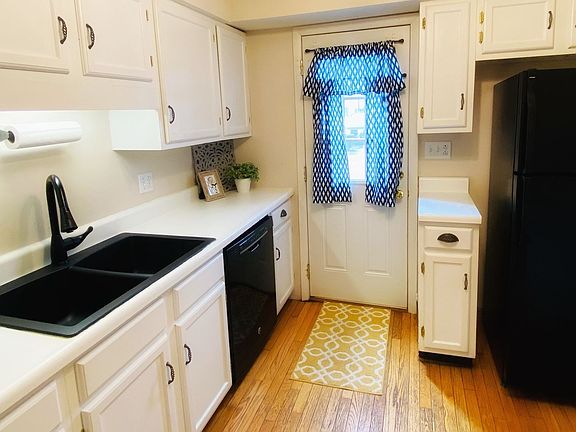 4th image of 1110 E Jefferson St APT 23