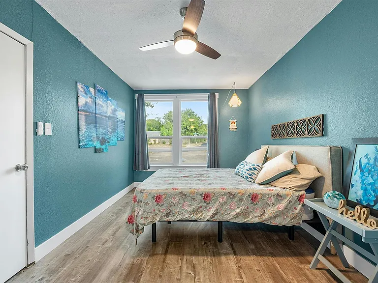 2523 E Stassney Ln — Photo 17