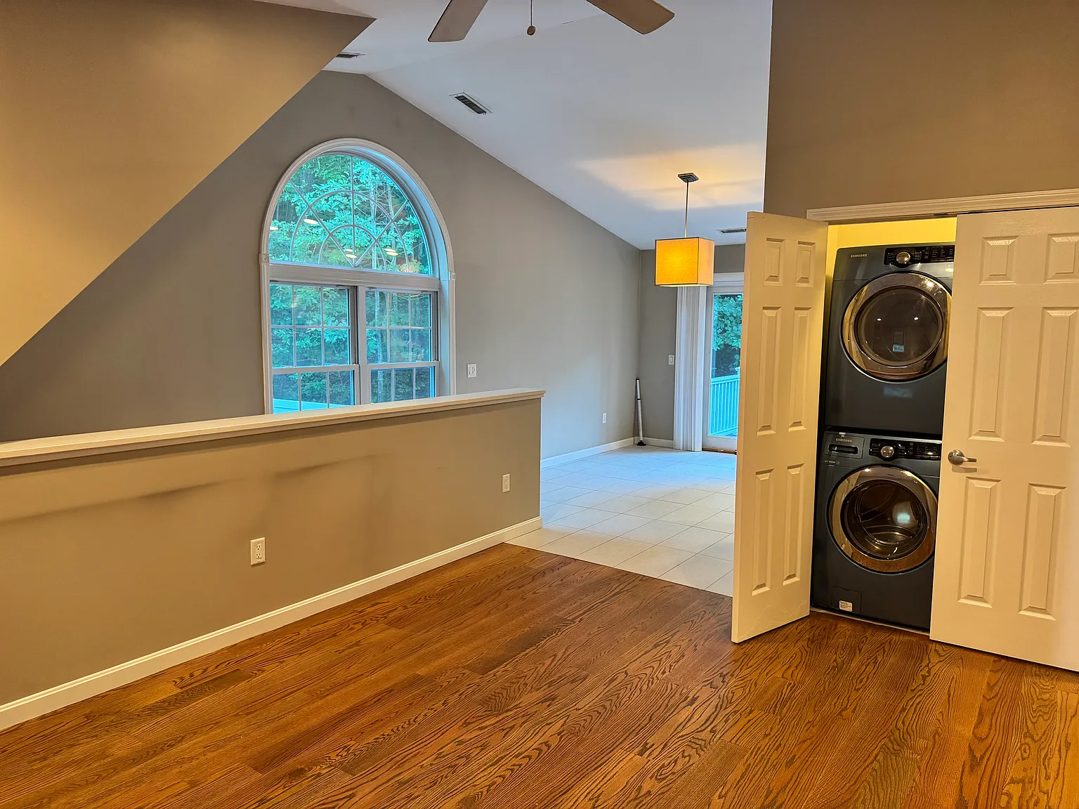 2 bed, 1000 sqft, $2,200 — Photo 4