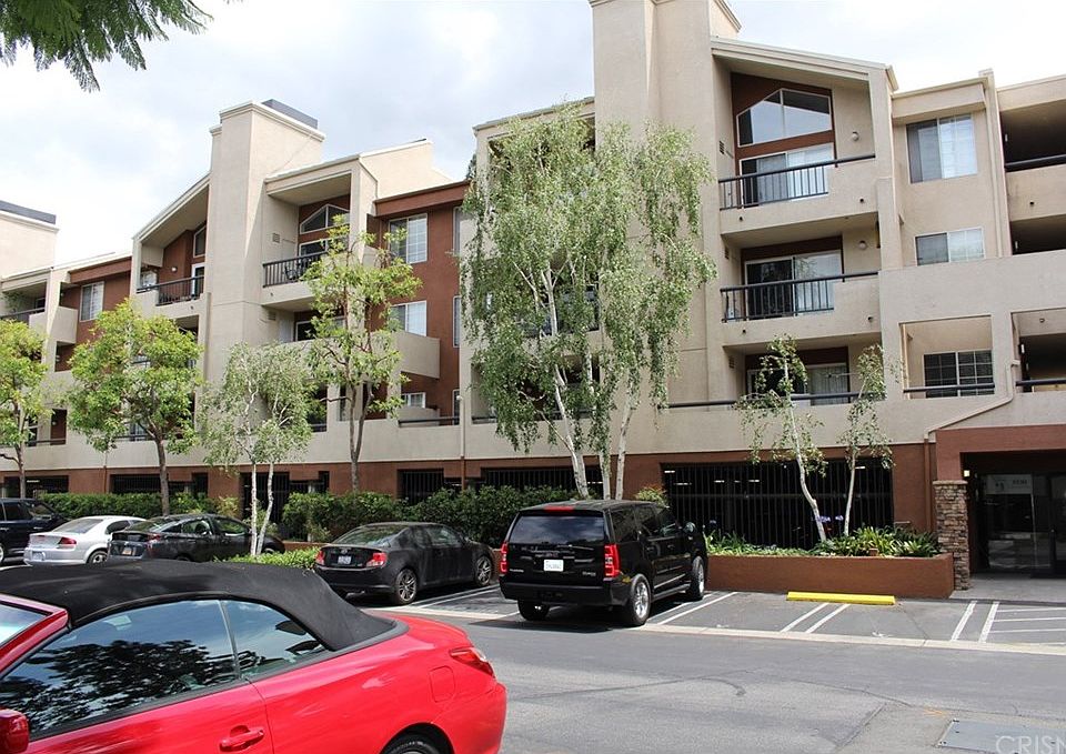 1st image of 5530 Owensmouth Ave APT 310