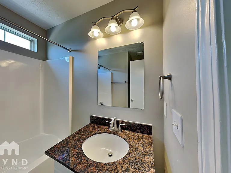 3100 Creekview Ln — Photo 17