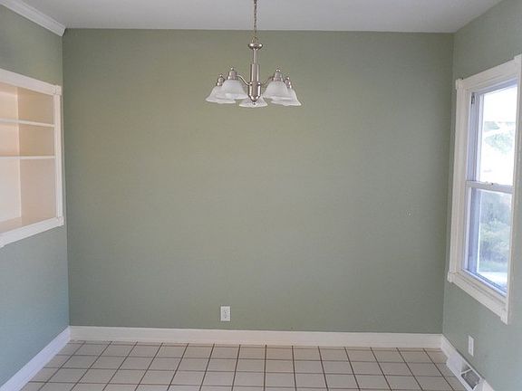 4th image of 332 N Ashley Ave