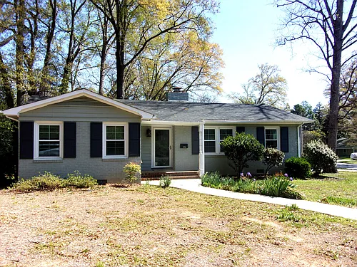 304 Oak Dr Photo 1