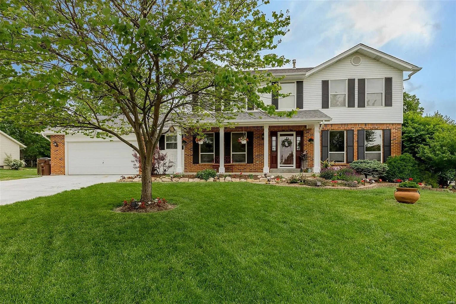 3020 Riverwood Dr photo 1