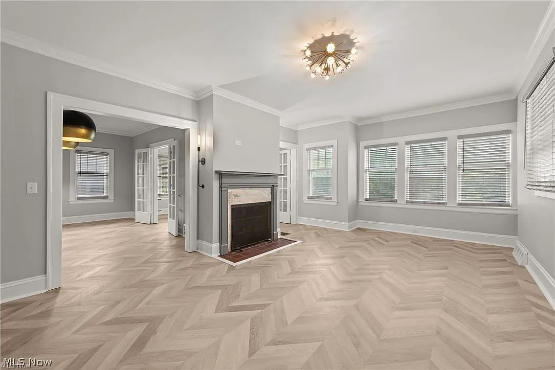 2 bed, 1.0 bath, 1600 sqft, $2,400 — Photo 2