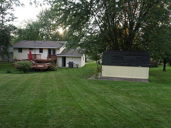 3rd image of 487 10th St N