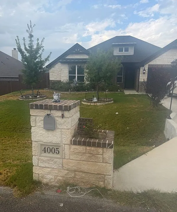 4005 Gallivant Dr
