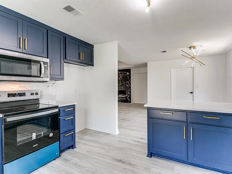 1580 College Pkwy — Photo 15