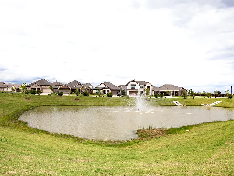 715 Parkside Dr — Photo 35